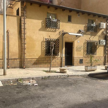 La Zisa Holiday Palermo Exterior foto